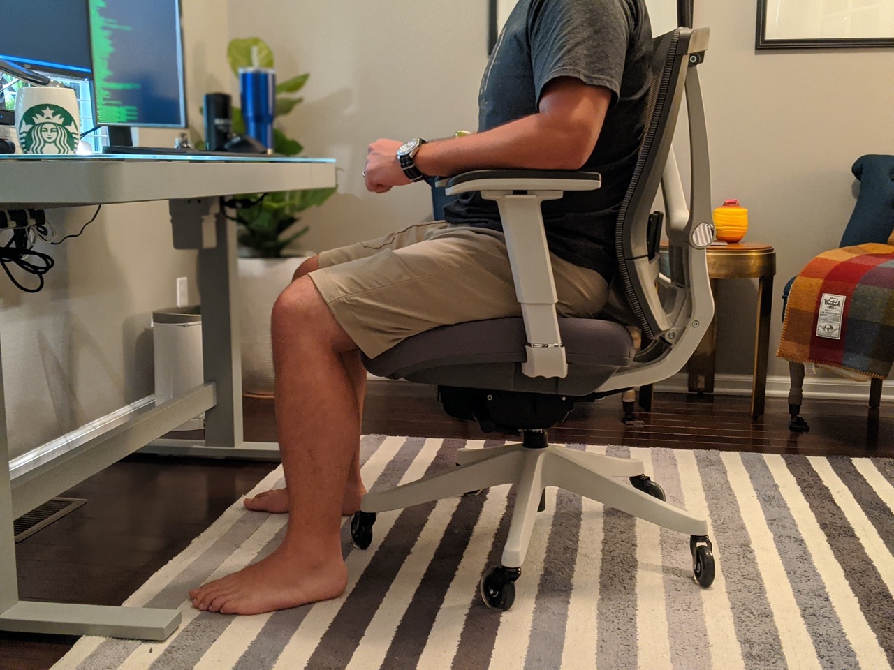 Proper leg alignment in the Ergo Chair 2 Office Chair